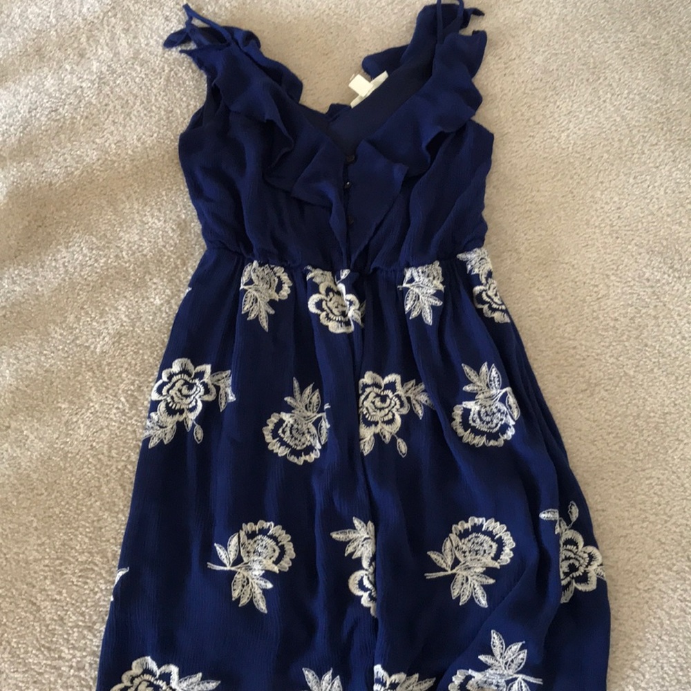 NWT Francesca’s Navy Floral Ruffle Dress